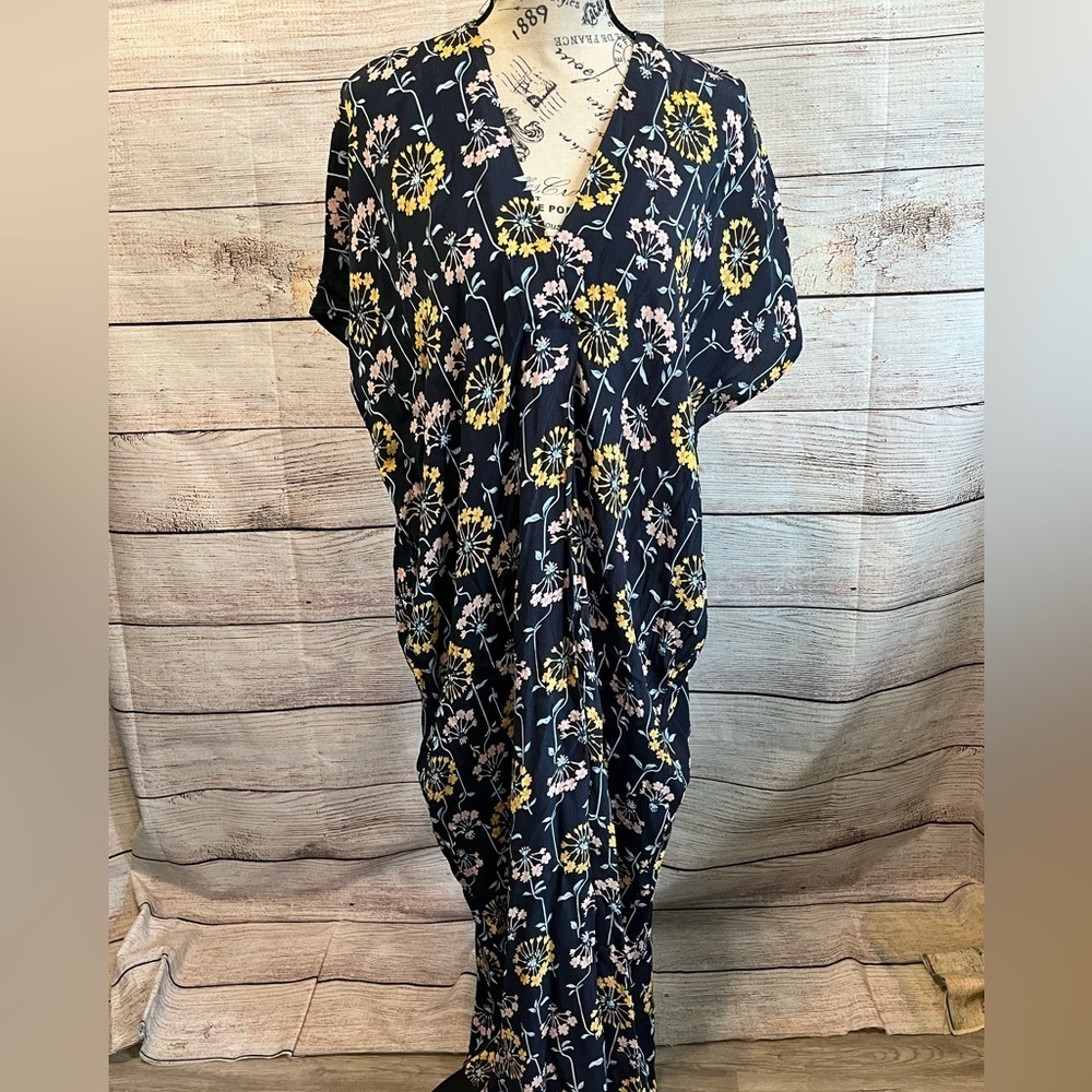 Arket Dress Swedish Design Boxy Floral Print  Pockets v-neck Size 36/6 Small